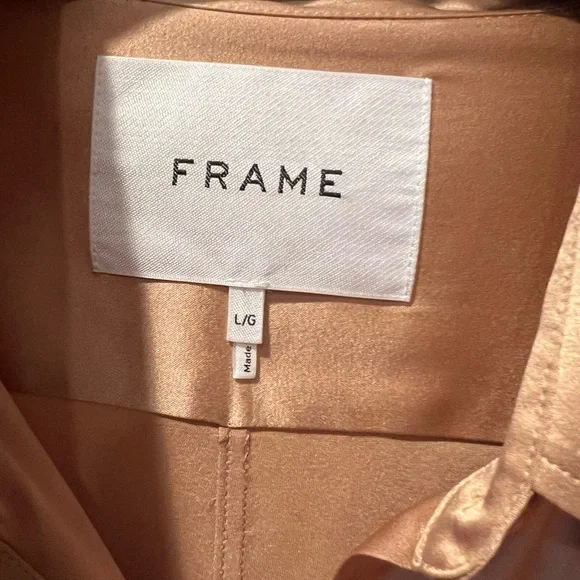 Frame Blouse - Picture 2 of 3